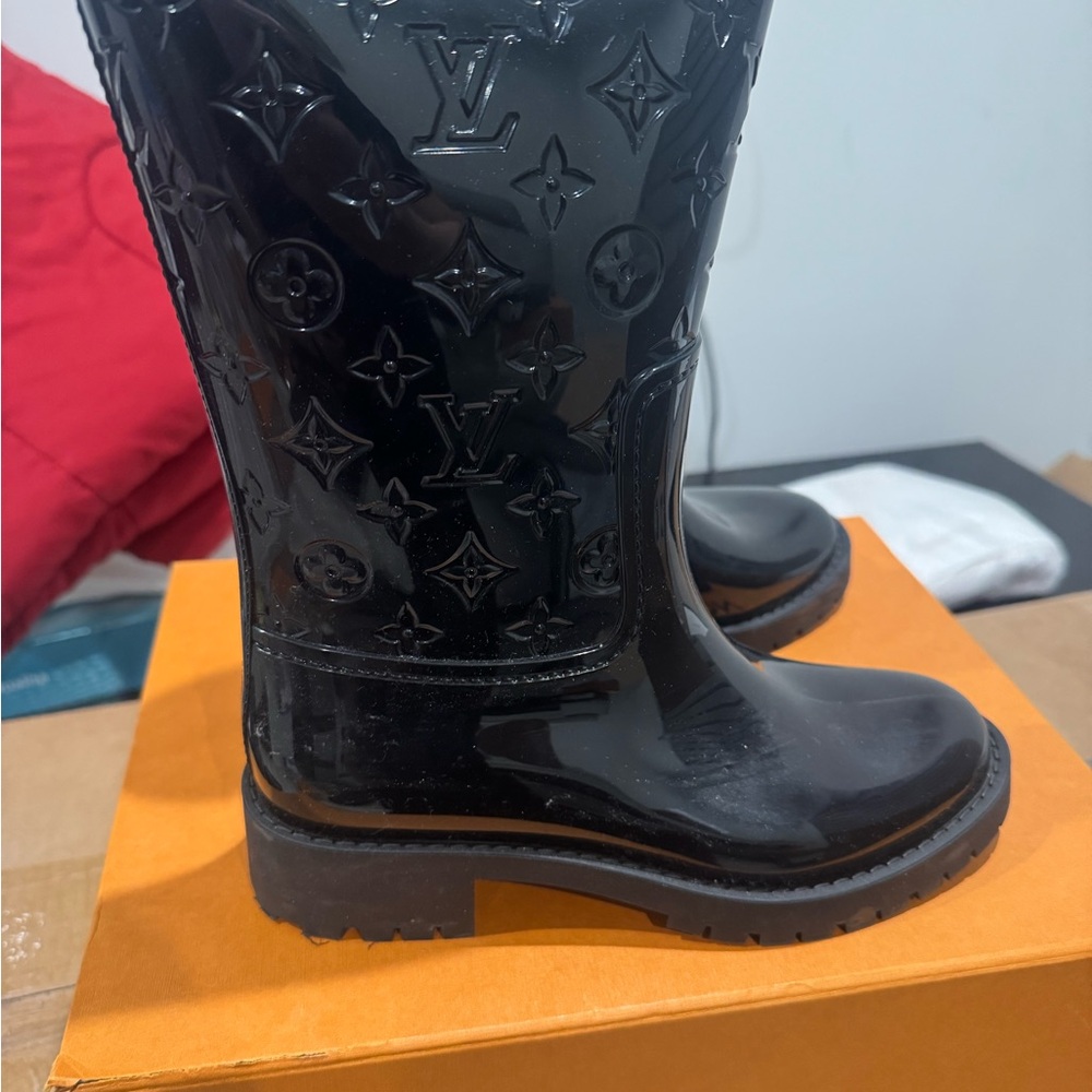 Louis Vuitton Glossy Black Monogram Boots - Picture 5 of 5
